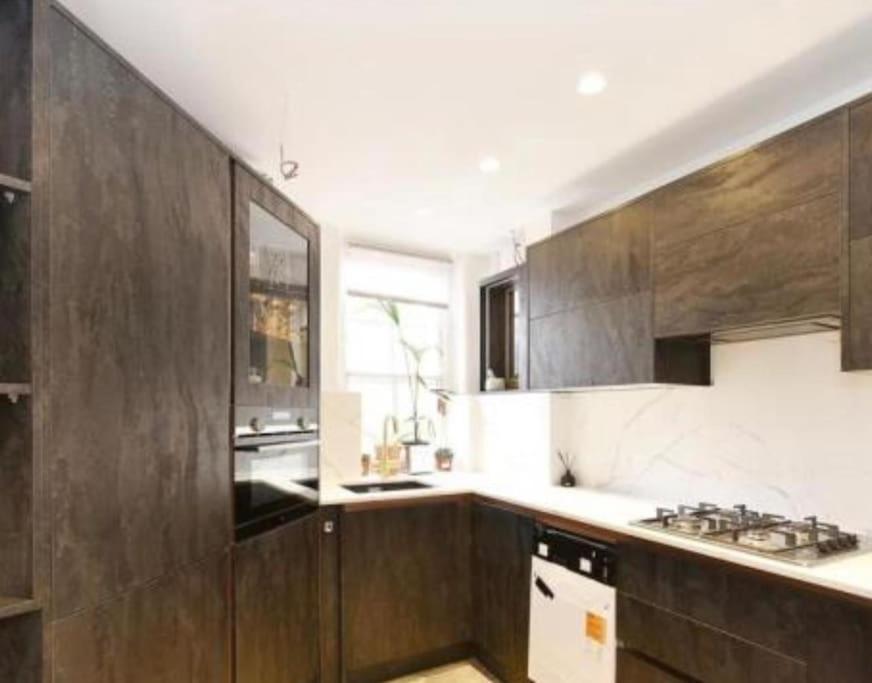 2 Bed Flat In St Johns Wood Apartment London Bagian luar foto