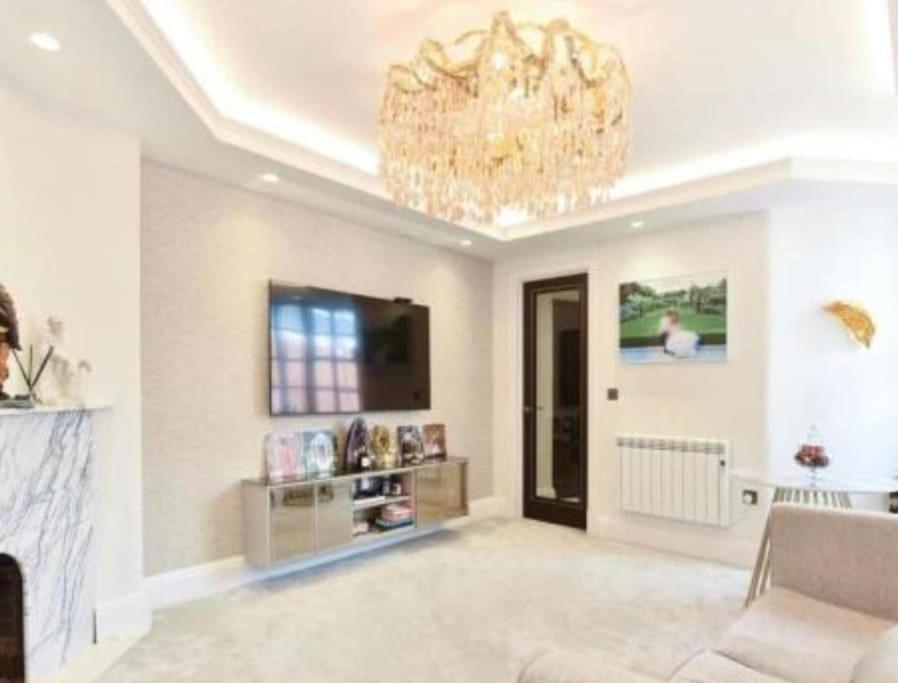 2 Bed Flat In St Johns Wood Apartment London Bagian luar foto